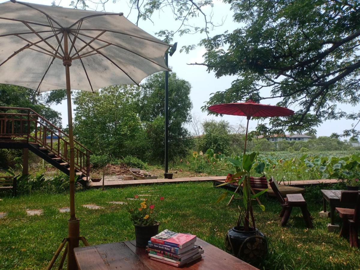 Baanbua Nonlen Hotel Udonthani Kültér fotó